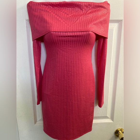 Pink dress off the shoulder size small - Picture 1 of 4